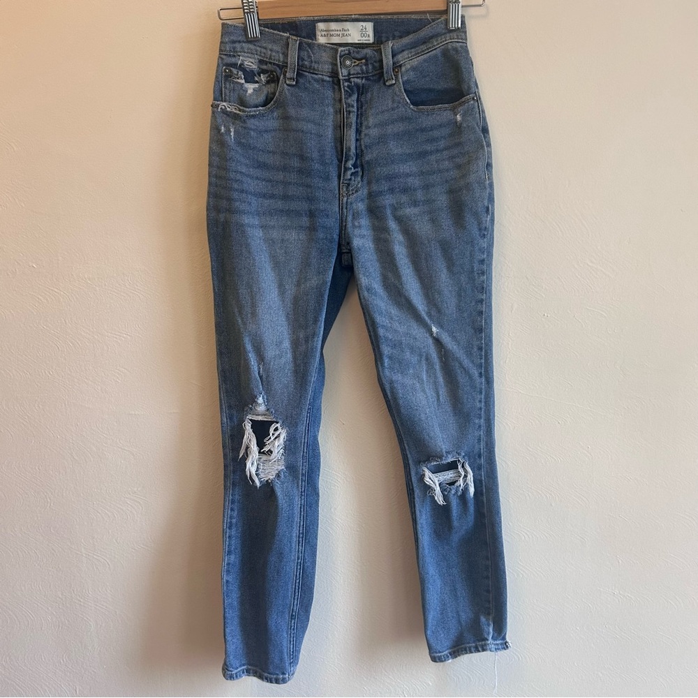 Abercrombie & Fitch Distressed Mom Jeans - Light Blue Size 24/00R